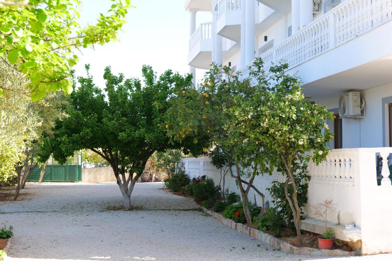Vila Unique Aparthotel Ksamil Kültér fotó
