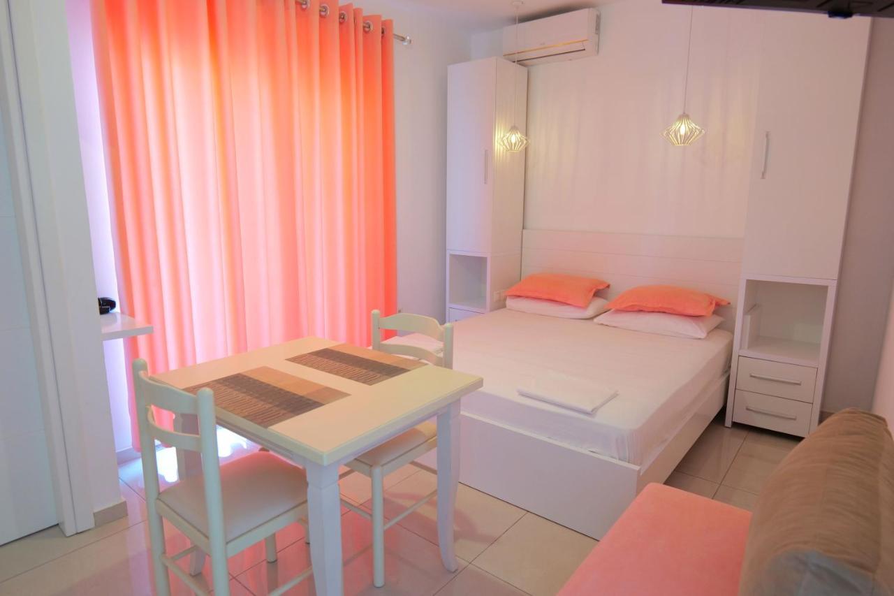Vila Unique Aparthotel Ksamil Kültér fotó